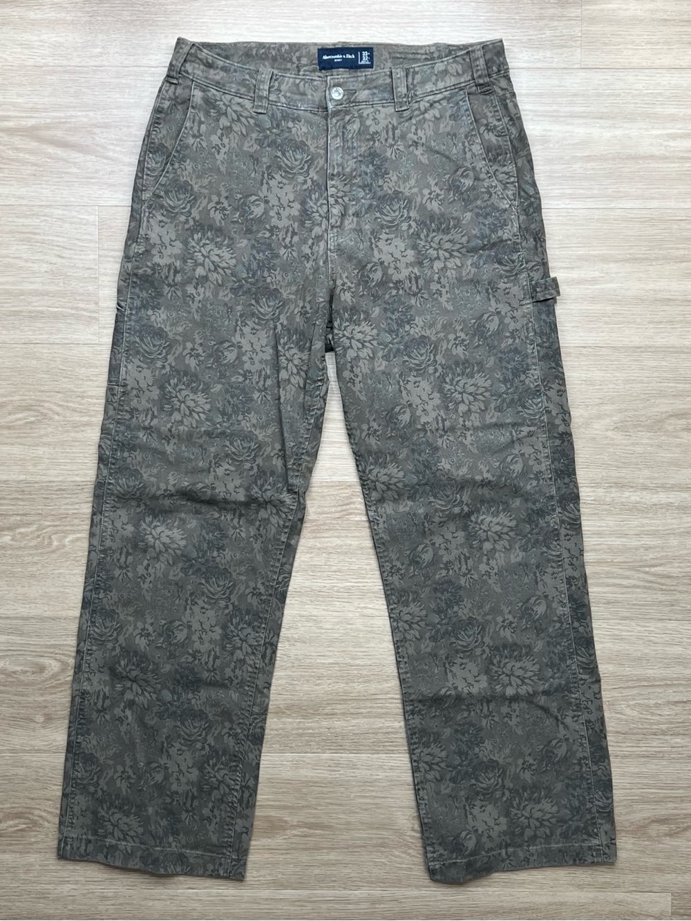 Abercrombie Baggy Workwear Pants Floral Camo